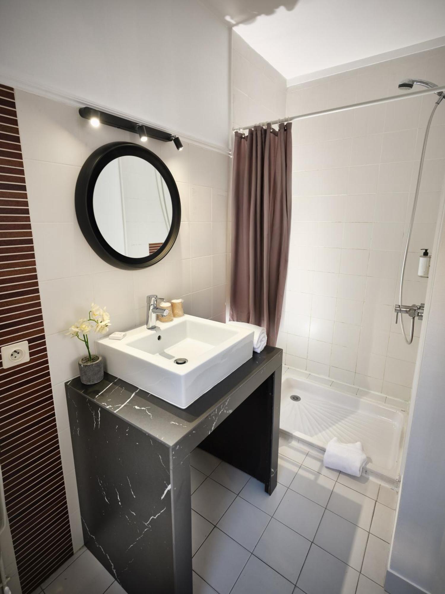 Hotel Les Negociants Βαλένς Εξωτερικό φωτογραφία